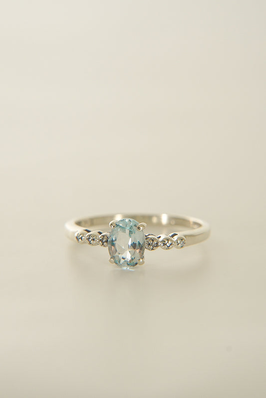 NOEMI | WHITE GOLD AQUAMARINE & DIAMOND RING