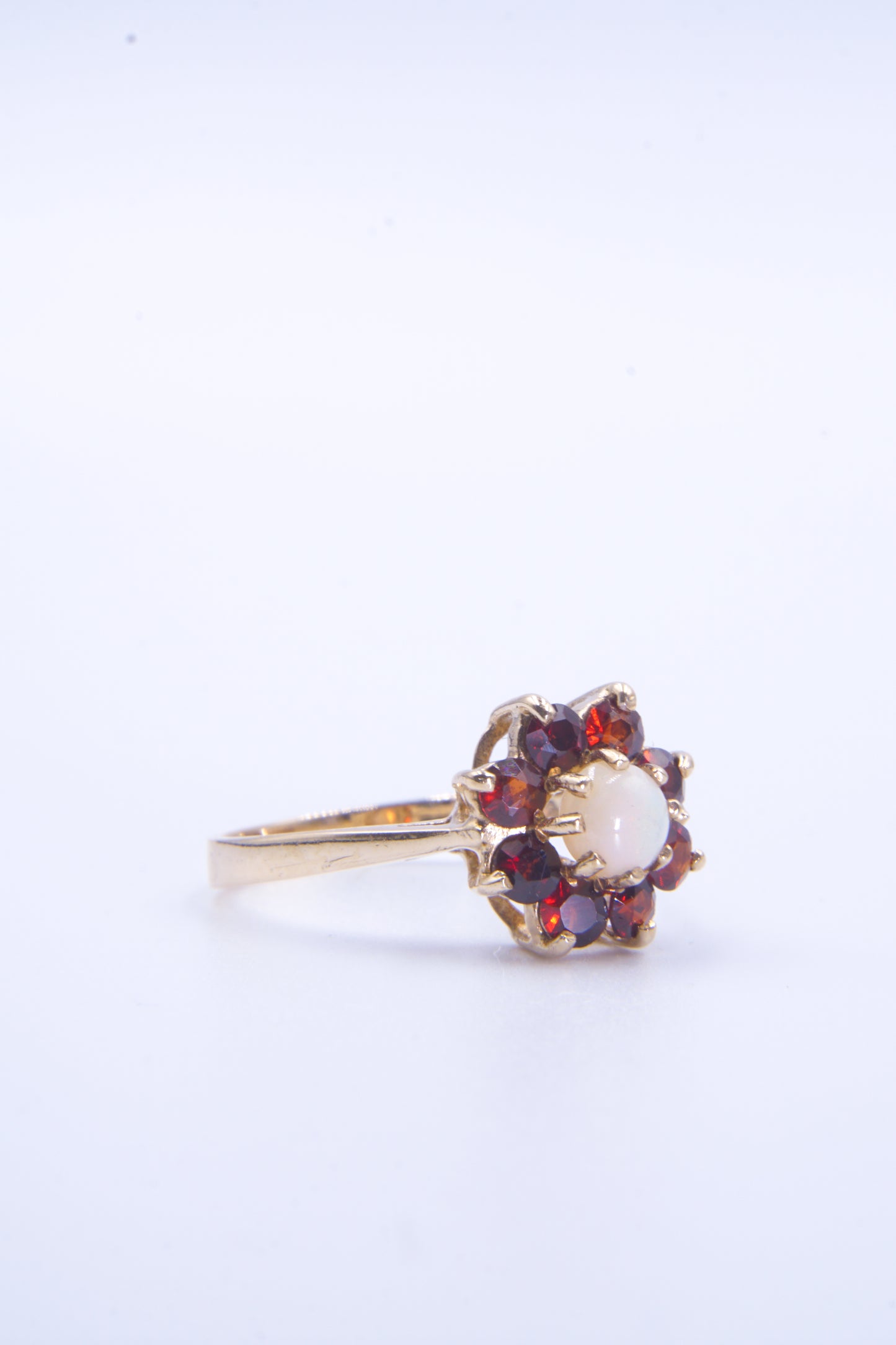 ELLA | VINTAGE 9CT GOLD OPAL & GARNET CLUSTER RING