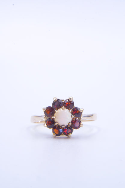 ELLA | VINTAGE 9CT GOLD OPAL & GARNET CLUSTER RING