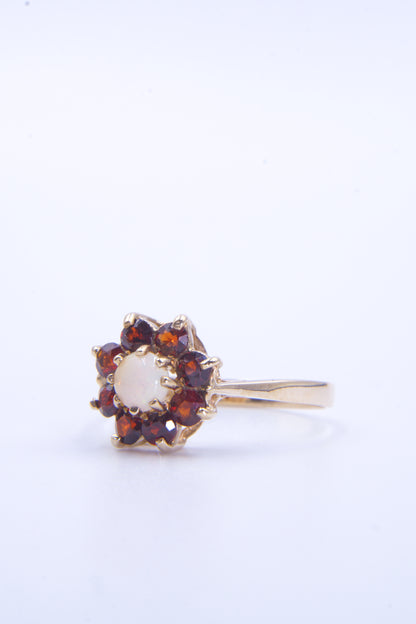 ELLA | VINTAGE 9CT GOLD OPAL & GARNET CLUSTER RING