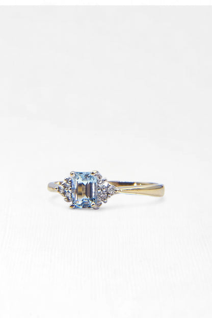 ANABEL | AQUAMARINE & DIAMOND RING