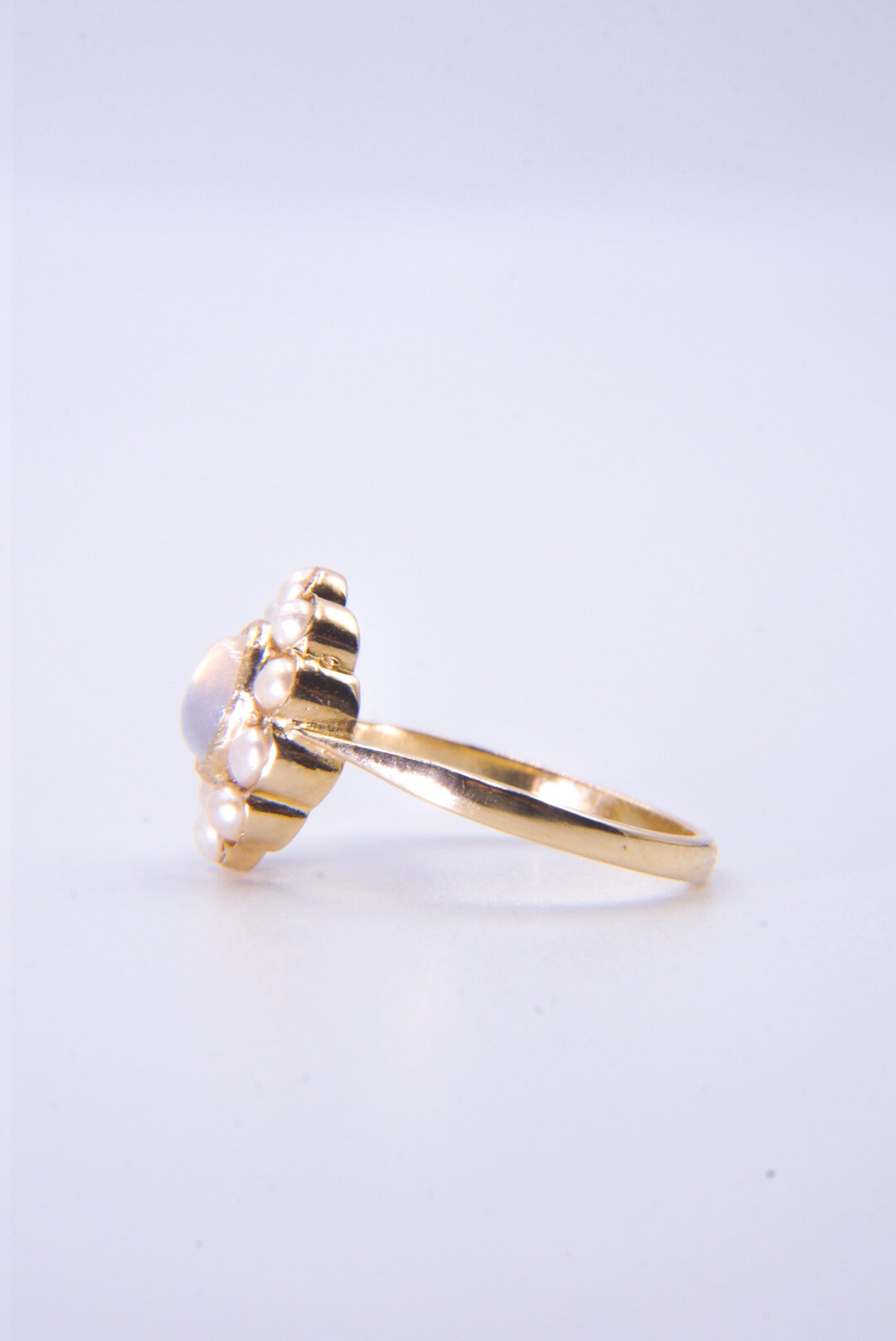 BO | MOONSTONE & PEARL CLUSTER RING