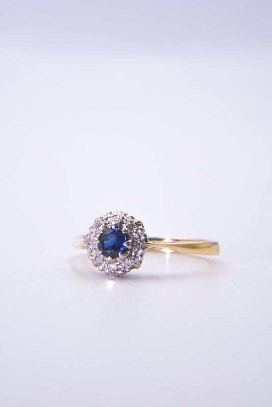 LAUREN | 18CT SAPPHIRE & DIAMOND CLUSTER RING